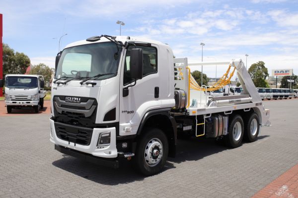 2025 Isuzu FVZ 260-300 R46 AT 6 x 4 Skip Loader Skip Bin Loader image
