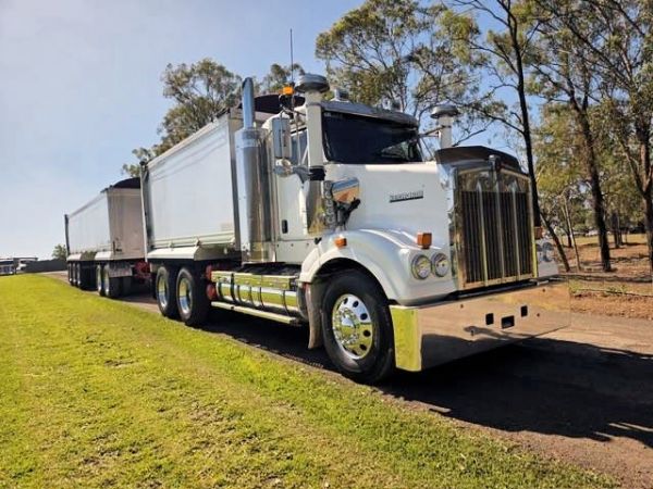 2011 KENWORTH T409 SAR image