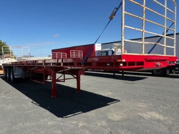 2005 Loughlin R/T Lead/Mid Flat top Tri axle image