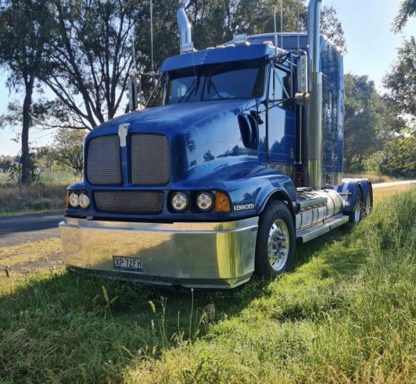 2007 Kenworth T604 image