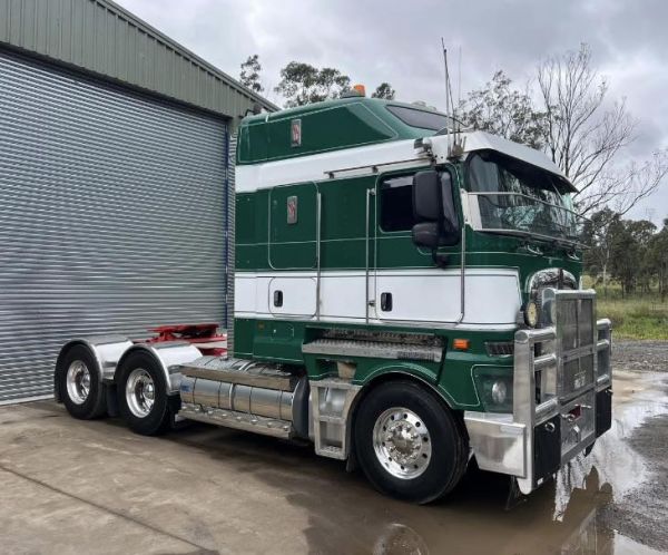 2015 Kenworth K200 image