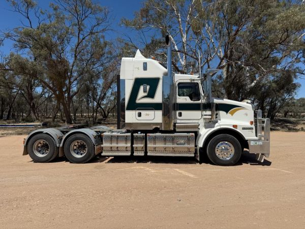 2018 Kenworth T659 image