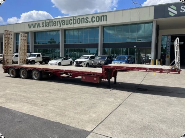 2009 Vawdrey VBS3 Tri-Axle 44ft Drop Deck image