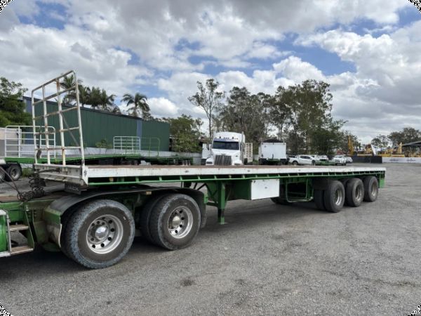 1970 Fruehauf Flat Top Tri-Axle image