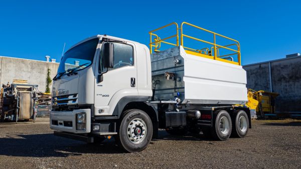 2025 Isuzu FVZ 260-300 Water truck 13,000L Civil Spec Water Truck image