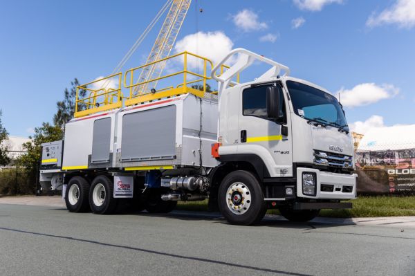 2025 Isuzu FVZ 260-300 Service Body 6,000Lt Diesel + 7 x 700Lt Oil image