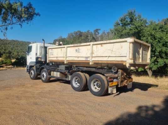 2006 Hino 700 Hooklift/Bi Fold FY 700    3213 image