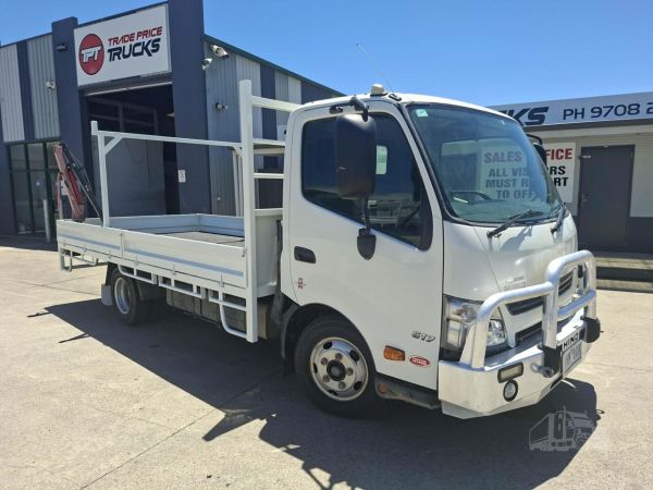 2015 HINO 300 617 image