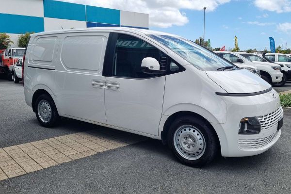 2023 Hyundai STARIA LOAD US4.V2 image