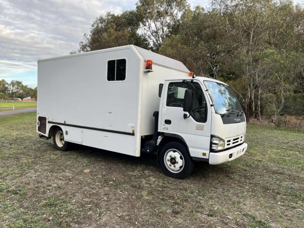 2005 Isuzu NQR 450 LONG X council lunchroom van image