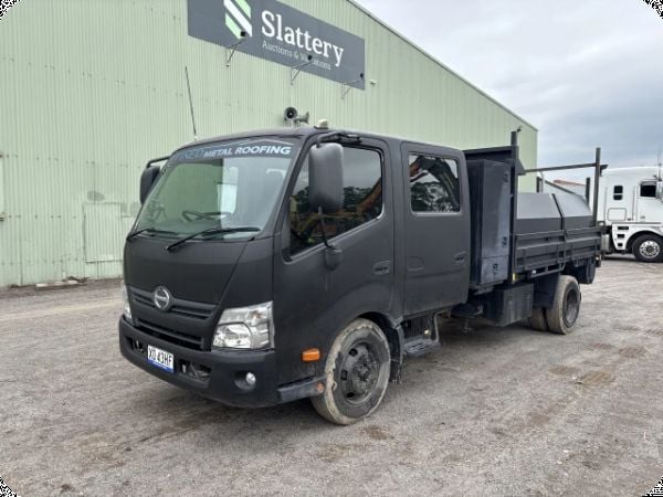 2011 Hino 300 C/Cab Wide 4x2 Tipper *Mechanical Issues* image