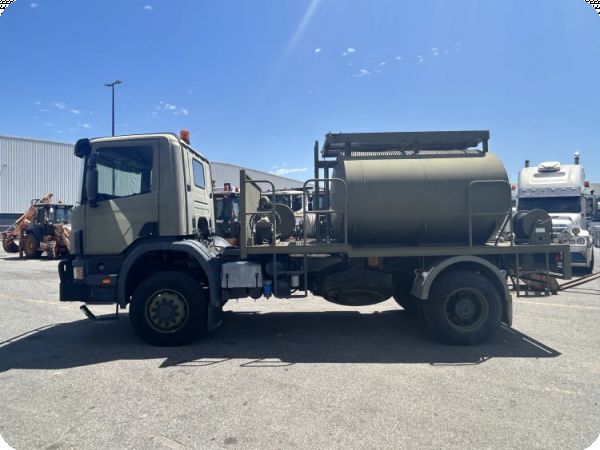 2002 Scania 114C 4x4 Water Truck image