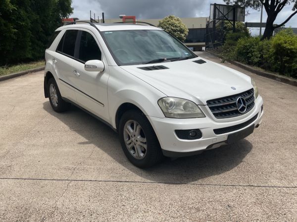 Mercedes Benz 320 Car Mercedes Benz ML320 image
