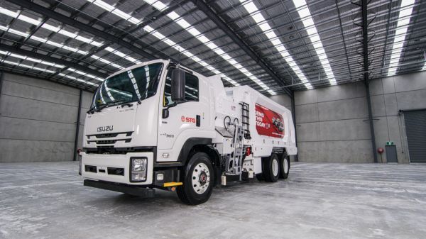 2024 Isuzu FVY 240-300 Waste disposal STG Bandit Side Loader image