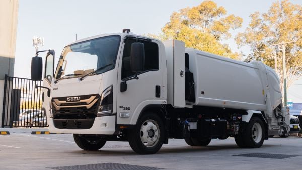 2025 Isuzu NQR 87/80-190 Waste disposal Rear Loader Truck image