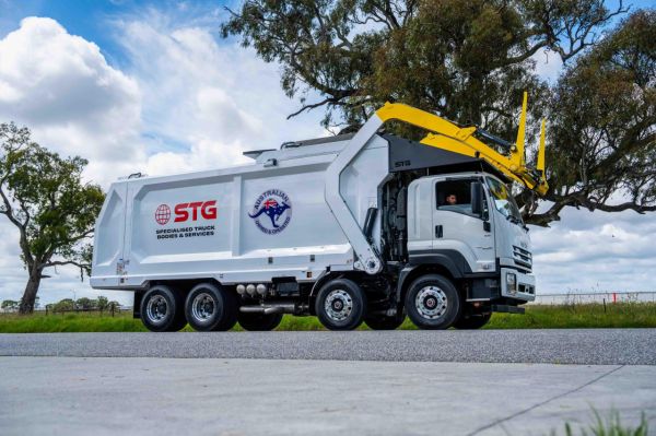 2024 Isuzu FYJ 300-350 Waste disposal STG Tusks Front Loader image