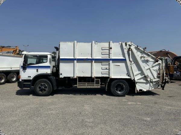 1998 International Acco 1850G 4x2 Compactor image