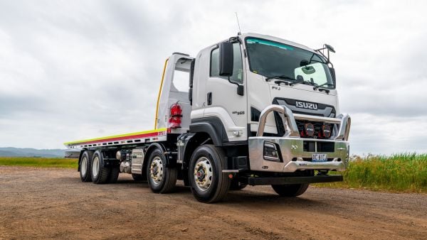 2026 Isuzu FYJ 320-355 Tilt tray Tilt Tray Truck image