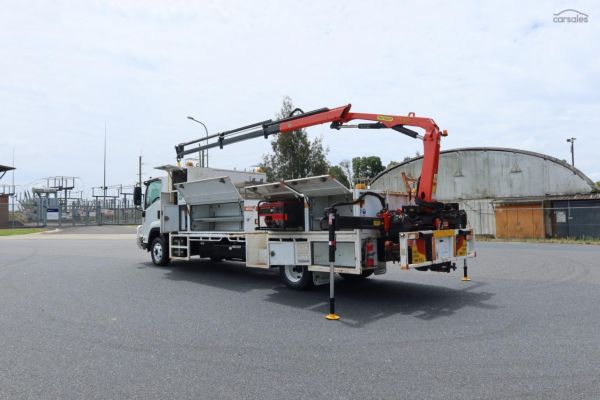 2008 Isuzu FRR 600 image