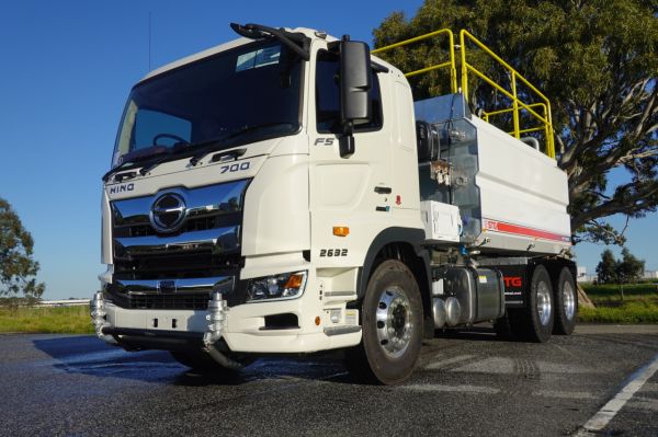 2025 Hino FS 2632-700 Series Water truck STG 13,000L Water Truck image