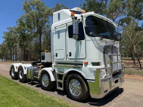 2014 KENWORTH K200 8X4, CUMMINS ISX 550HP, REBUILD HISTORY, 18SP, 140T RATED image