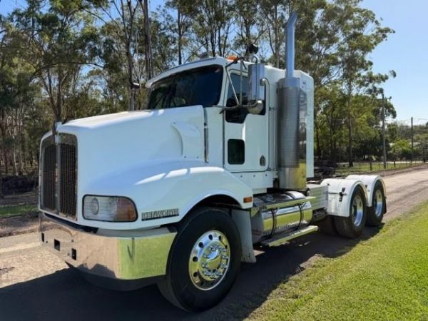2007 KENWORTH T401 IT BUNK, CAT C12, 18SP, 70T RATED, HYDRAULICS, REAR CROSS LOCK image