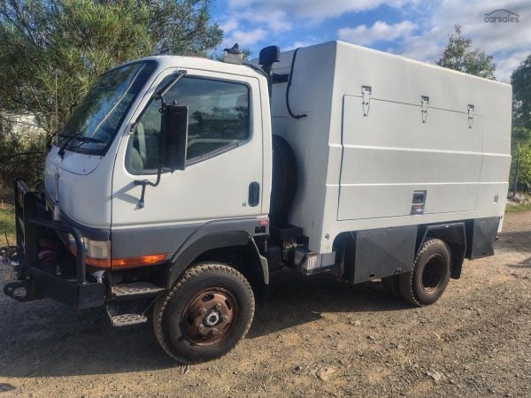 2000 Mitsubishi Canter 500/600 image