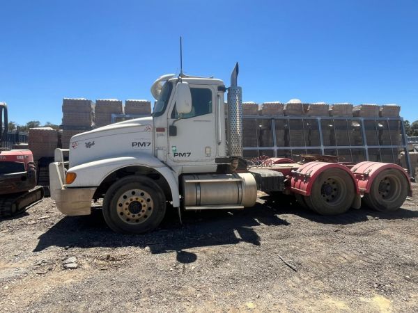2004 INTERNATIONAL 9200 Prime Mover image