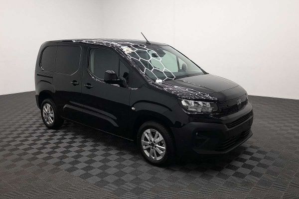 2025 Peugeot Partner Premium K9 SWB Low Roof image
