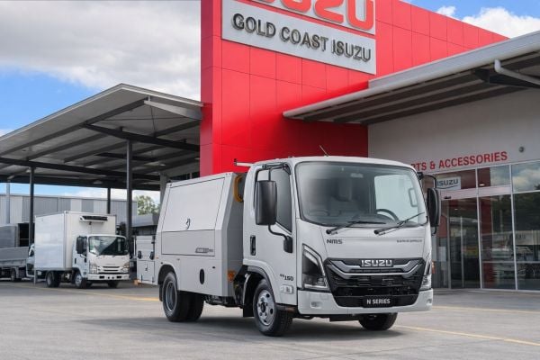 2025 Isuzu NMR 65/45150 SERVICEPACK-X Service Body NEW MODEL image
