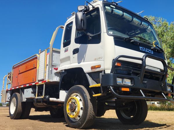 2004 ISUZU FSS550 Fire Truck image