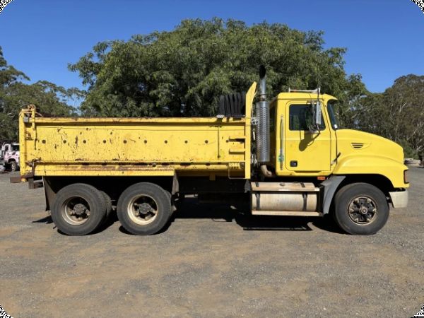 2004 Mack Metroliner 6x4 Tipper image