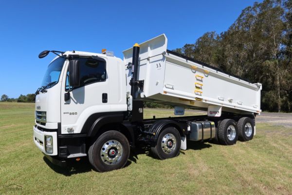 2024 Isuzu F Series FYJ300-350 Auto 8x4 image
