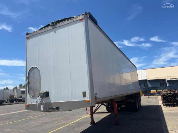 2018 Lusty PE Triaxle Chip Bin Trailer image