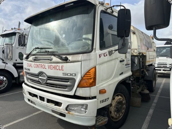 2008 Hino 2008 Hino Ranger 9 4x2 MJE VT605 Sweeper FG 1527 4x2 image