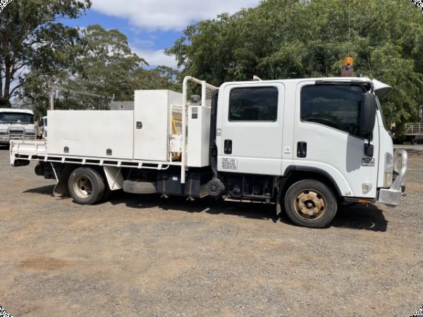 2010 Isuzu NPR 300 4x2 Service Truck image