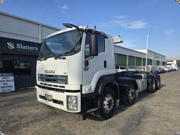 2016 Isuzu FYH 2000 8x4 Hook Bin (Auto) (30T GVM) image