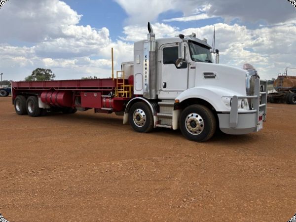 2015 Kenworth T409 8x4 Winch Truck image