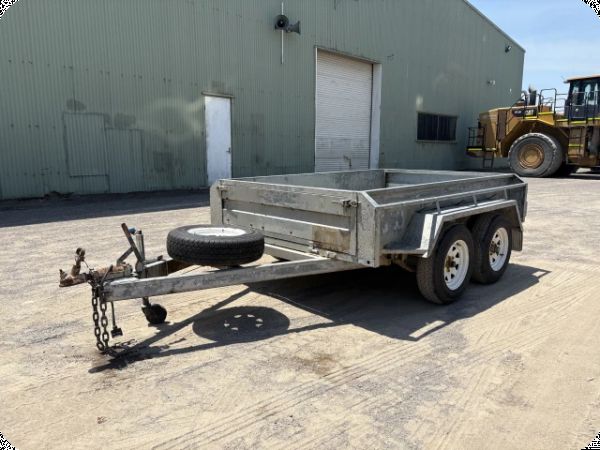 2018 Dual Axle Box Trailer image