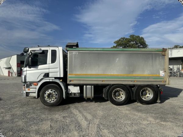 2013 Scania P400 6x2 Tipper image