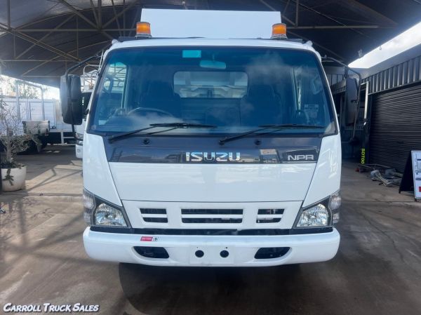2007 ISUZU NPR300 Dump Truck image