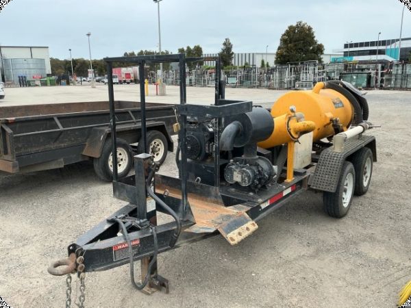 2018 Vac-tron EV150 Tandem Axle Vacuum Trailer image