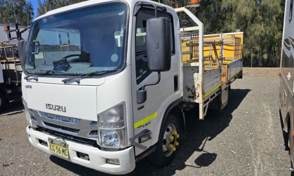 2016 Isuzu NPR 400 turbo diesel auto traffic control truck image