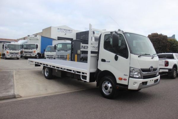 2025 Hino 921- 300 Series 921 Automatic image