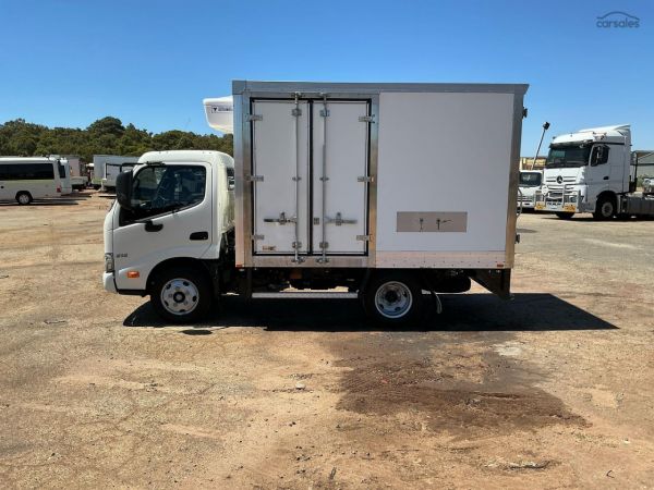 2020 Hino 300 616 image