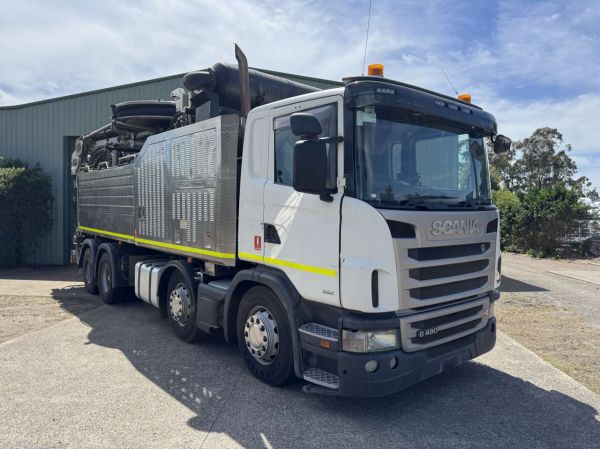 2011 Scania G480 8×4 with KOR 3200 Vac Unit image