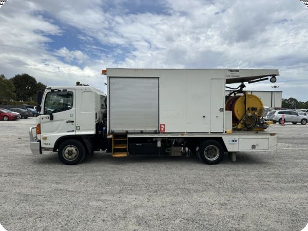 2017 Hino FD500 1124 4x2 Jetting Truck image