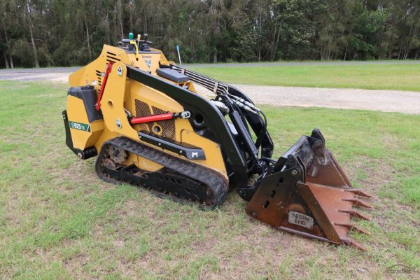 2021 Vermeer S925TX Mini Skid Steer Loader image