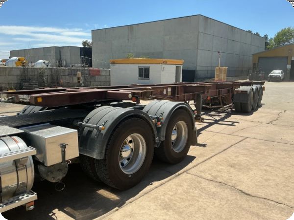 1997 Krueger ST-3-38 Tri-Axle Skel Trailer image