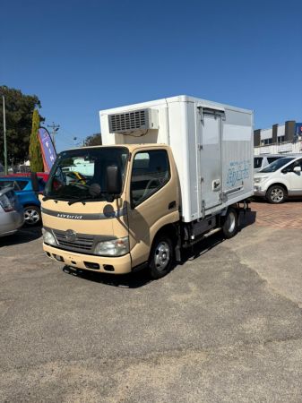 2008 Toyota DYNA Hybrid Freezer Truck image